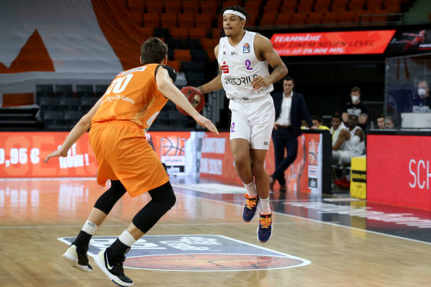 从防守型中 从防守型中